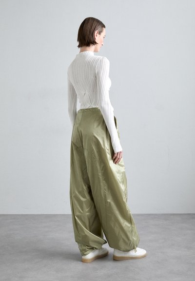 STAMM YOUNG PANT - Trousers - green