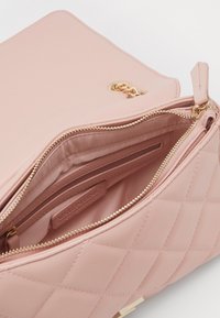 Valentino Bags OCARINA - Torba čez telo - cipria