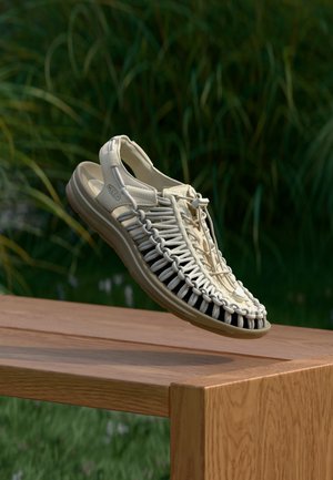 UNEEK - Σανδάλια περπατήματος - white