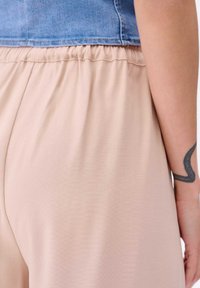 blue shadow NEZI - Broek - beige