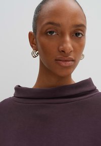 someday. UMIKA - Sweater - plum