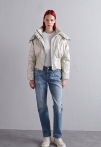 Won Hundred Blugi drepți - delight blue