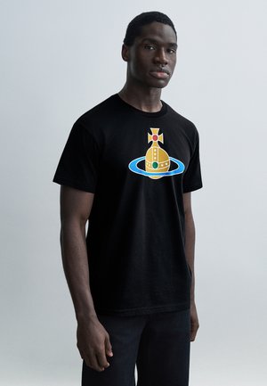 - T-shirt z nadrukiem