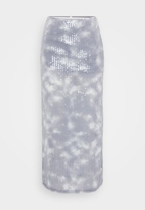 Gray midi skirt made of ribbed fabric with a cloudy pattern and sequins. It features a form-fitting design and a smooth hem.