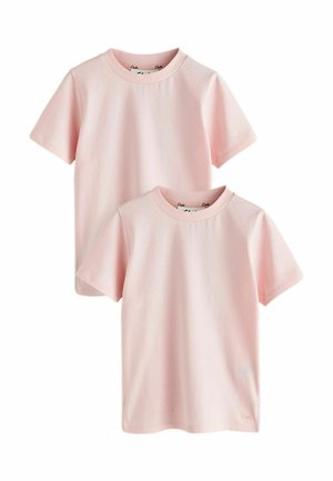 Zwei einfarbige hellrosa kurzärmelige Baumwoll-T-Shirts mit Rundhalsausschnitt, überlappend auf weißem Hintergrund dargestellt.