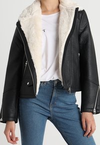 Even&Odd Giacca in similpelle - black