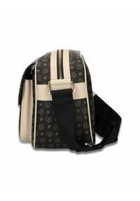 Borsa nera e beige con chiusura a zip, motivo logo e tracolla regolabile. Realizzata in materiale sintetico con finitura testurizzata.