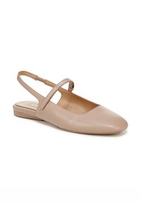 Beige leren slingback ballerina met een spitse neus, een achterband en een kleine, platte hak. Eenvoudig ontwerp en een gladde textuur.
