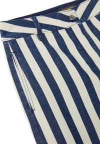 PIOMBO STRIPED - Vaqueros boyfriend - white blue