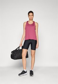 Under Armour TECH KNOCKOUT - Top - fuchsia dusk/dark maroon