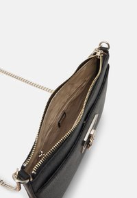 Guess Skuldertasker - grey