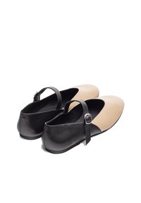 Yokono ARI - Ballerina's - ngbg