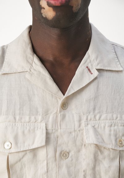 PS Paul Smith MENS L/S CASUAL FIT UTILITY - Marškiniai - browns