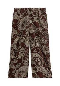 Pantalones marrones con un patrón que presenta un diseño de paisley blanco, forma de pierna ancha y textura suave. Adecuados para uso casual.