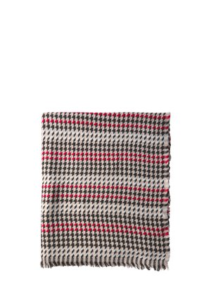 Vaihdetut suorakulmaiset huivit, joissa on musta, valkoinen ja beige houndstooth-kuvio sekä punaiset vaakaraitat, ja ne on varustettu hapsuilla.