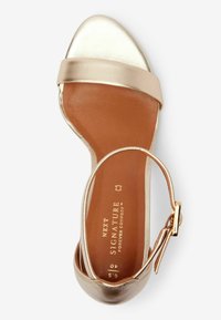 Next SIGNATURE LEATHER MID HEEL SANDALS - Sandali con tacco - gold
