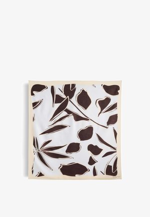 Vierkante sjaal met beige rand en grote zwarte abstracte blad- en plantvormen op een witte achtergrond.