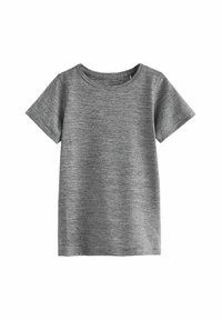 Grå kortærmet t-shirt med rund hals, der har et tekstureret stof med vandret striber i forskellige nuancer af grå.