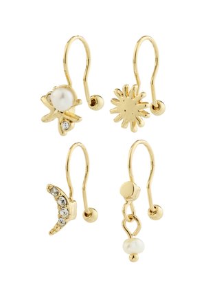 Neljä kullanväristä korvarengasta koukuilla, joissa aurinko, puolikuu kristalleilla ja helmikoristelut.