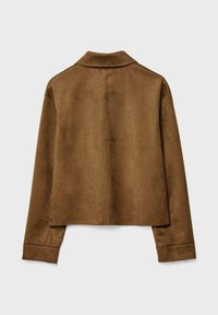 Rjava jakna iz semiša s klasičnim ovratnikom, kratkim krojem in dolgimi rokavi. Gladek tekstil in čiste podrobnosti šivov na rokavih.