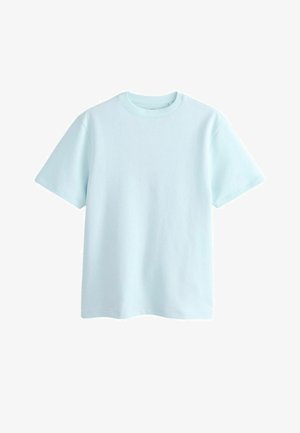 hele helesinine lühikeste varrukatega ümara kaelusega t-särk, lihtsa disainiga, tasapinnal valgel taustal.