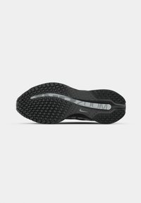 Nike Performance PEGASUS PREMIUM - Tenisice za cestovno trčanje - black/metallic silver