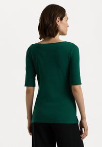Lauren Ralph Lauren STRETCH COTTON BOATNECK TEE - Navadna majica - deep emerald