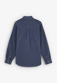 Navyblaues Langarmhemd, aus weichem Stoff, mit geknöpften Manschetten, Kragen und einer Falte auf der Rückseite für zusätzliche Details.