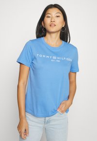 Tommy Hilfiger REGULAR FIT - Marškinėliai su spaudiniu - blue spell