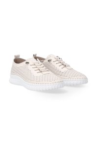Weiße, perforierte Lederschuhe mit elastischen Schnürsenkeln, runder Zehenform und einer leichten weißen Gummisohle. Schlichtes, atmungsaktives Design.