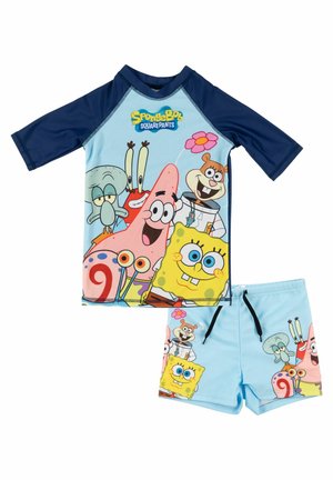 Kinder-Badeanzug-Set mit SpongeBob Schwammkopf Figuren, darunter SpongeBob, Patrick, Thaddäus, Sandy, Herr Krabs und Gary auf hellblauem Stoff.