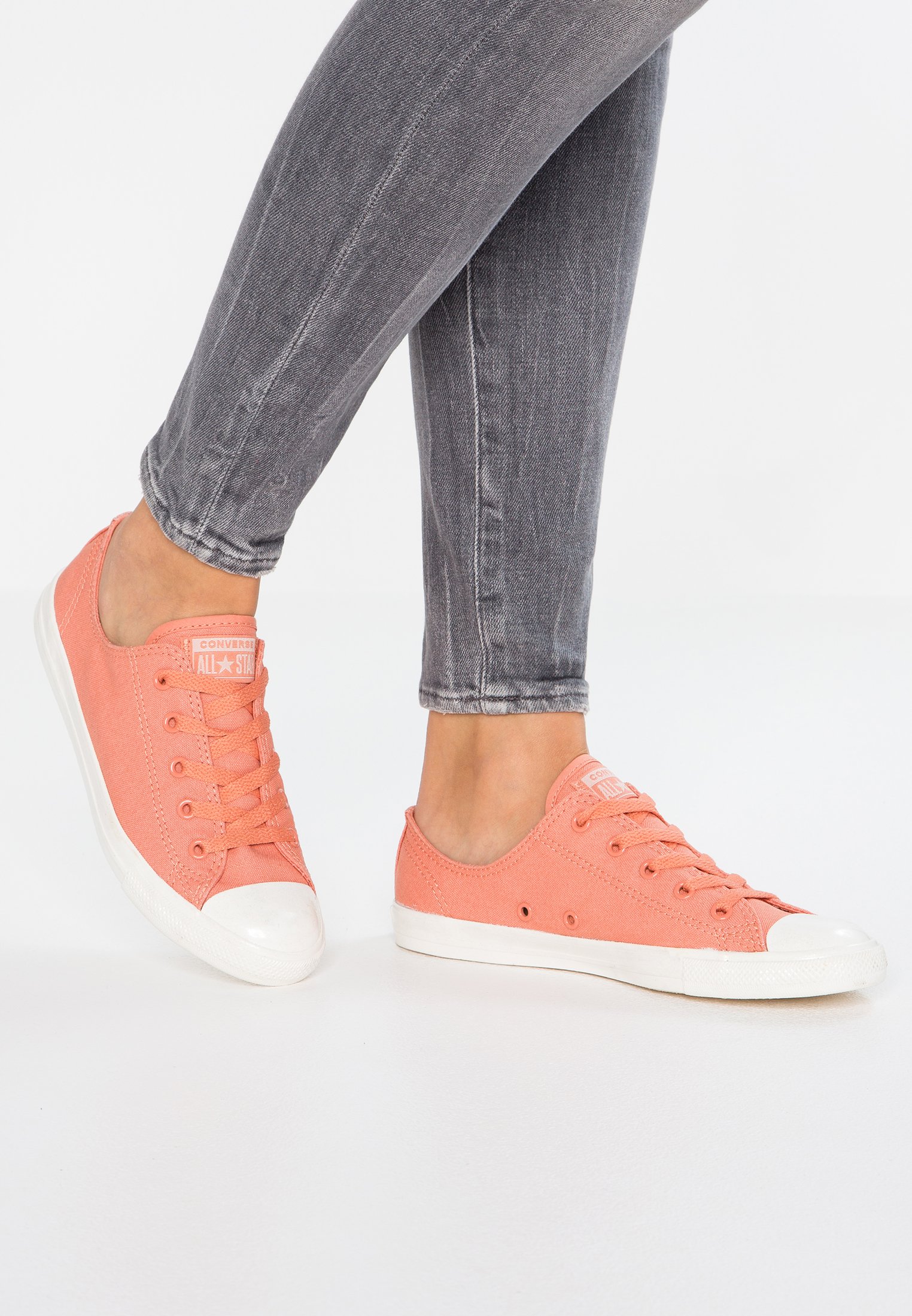 converse dainty beige