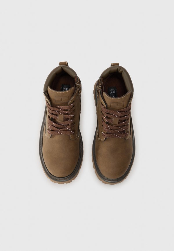 BERTRAM UNISEX – Schnürstiefelette