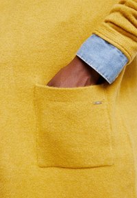 s.Oliver Kardigan - dark yellow
