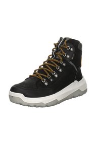 Schwarzer Wanderstiefel mit gelben Schnürsenkeln, aus Wildleder und synthetischen Materialien, grauer Gummiaußensohle und metallischen Ösen. Gepolsterter Kragen für Unterstützung.