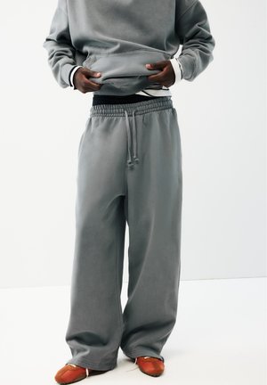 PULL&BEAR, STWD JOGGER TROUSERS - TROUSERS - Pantalon de survêtement - grey