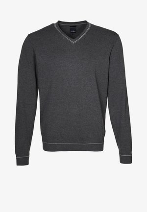 Grijze V-hals trui van zachte gebreide stof. Beschikt over lange mouwen, geribbelde manchetten en zoom, met contrasterende stiksels langs de halslijn.