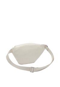 Riñonera de lona beige con forma triangular, correa ajustable y diseño sencillo. Presenta líneas limpias y un cierre con cremallera.