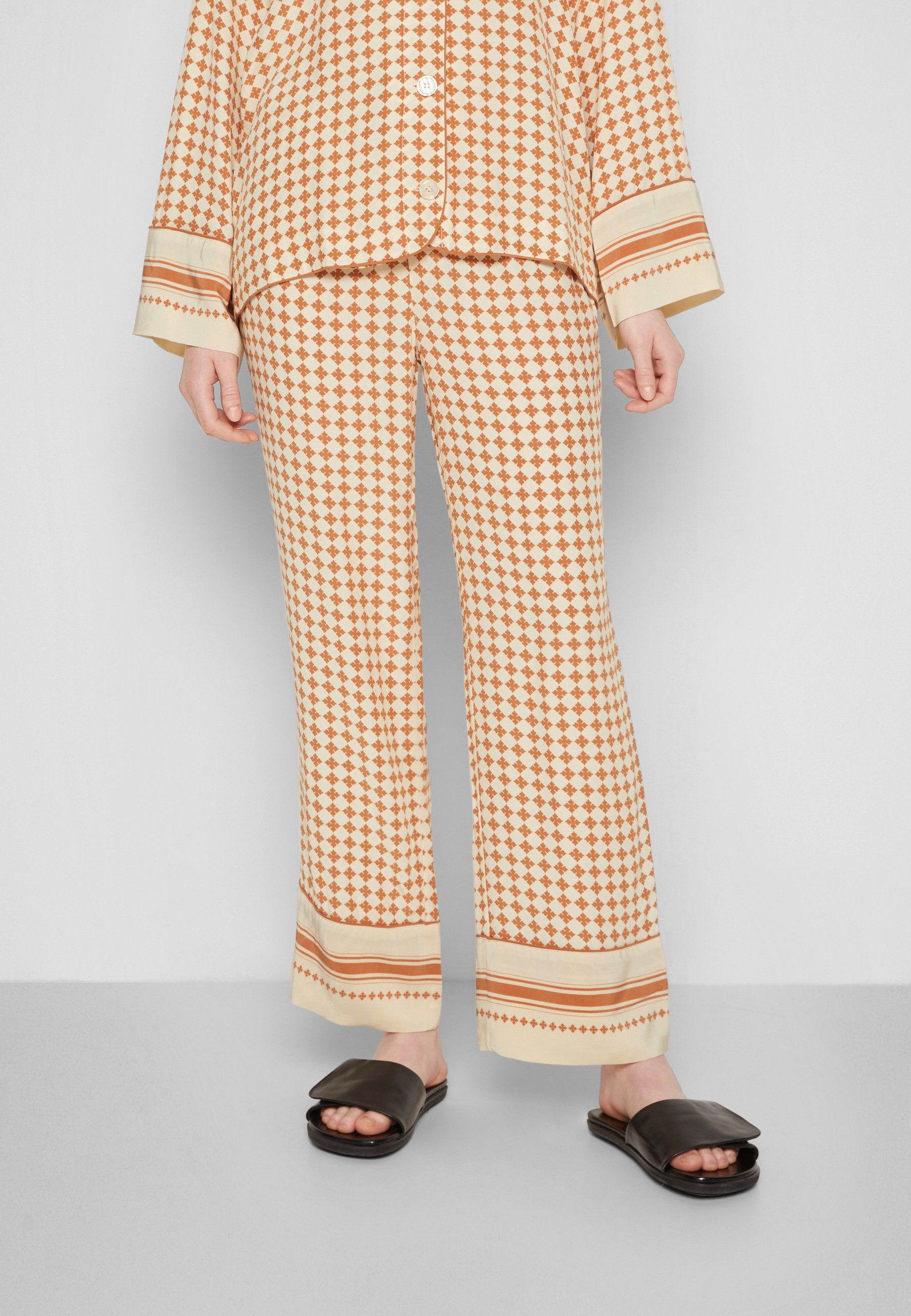 Ameliano Trousers - by Malene Birger