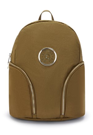 Zaino in tessuto khaki a forma arrotondata, con due tasche anteriori con zip e un logo rotondo al centro. Texture morbida e design minimalista.