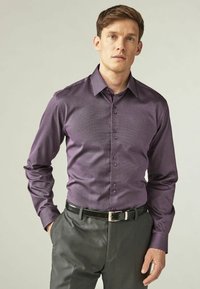 Next TEXTURED TRIMMED REGULAR FIT SINGLE CUFF - Cămașă - damson pink