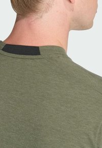 adidas Performance TEE - T-shirt de sport - night cargo