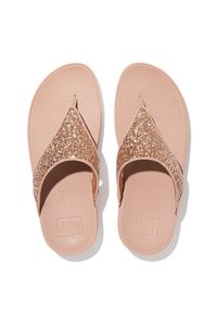Glitrende rosa gull flip-flops med en teksturert, fleksibel såle og bred V-formet stropp. Designet har en glatt overflate og en merkevarelogo.