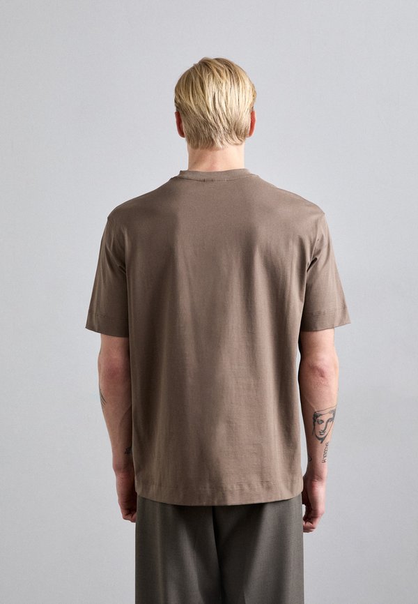 Basic T-shirt - chocolate chip4