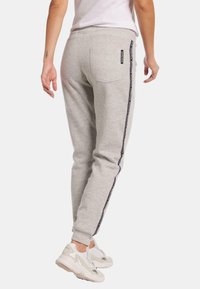 Bruno Banani MIT SEITLICHEM PIPING CASEY - Jogginghose - grau   melange