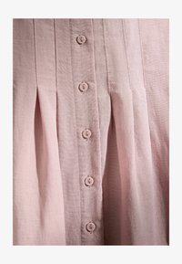 Sélectionné, pink