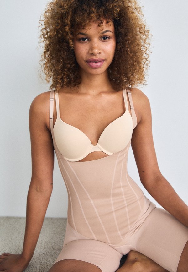 SUPER SCULPT OPEN BUST MID THIGH - Shapewear - natural bronze3