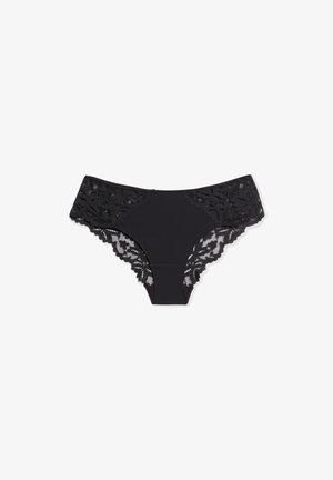 Panties de encaje negro con bordes, que presentan un panel central negro suave y delicados acentos de encaje floral en los laterales, con bordes ondulados.