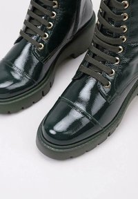 Unisa JULIET PCR - Botines con cordones - green