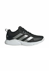 Svart och grå atletisk sneaker med vit sula, snörningsdesign, andningsbart mesh-överdel och dragrem vid hälen.